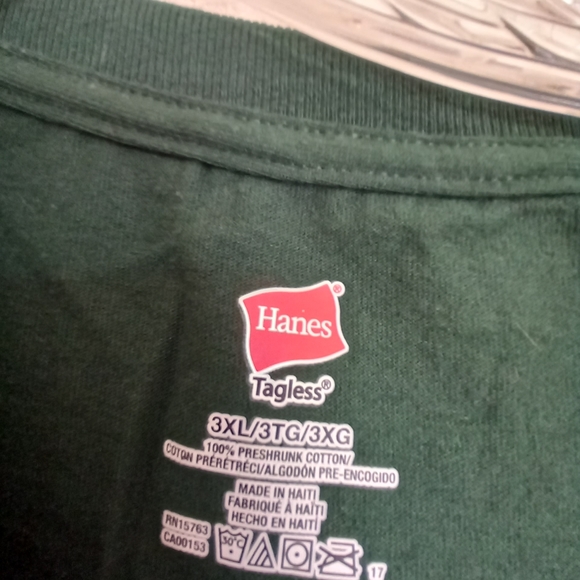 Men's Hanes tagles 3XL green long sleeve t-shirt with gold crown emblem NWOT - Picture 4 of 4